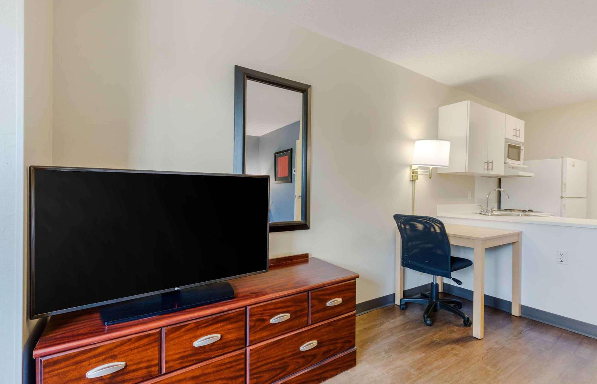 Extended Stay America Suites - Washington Dc Germantown Milestone Esterno foto