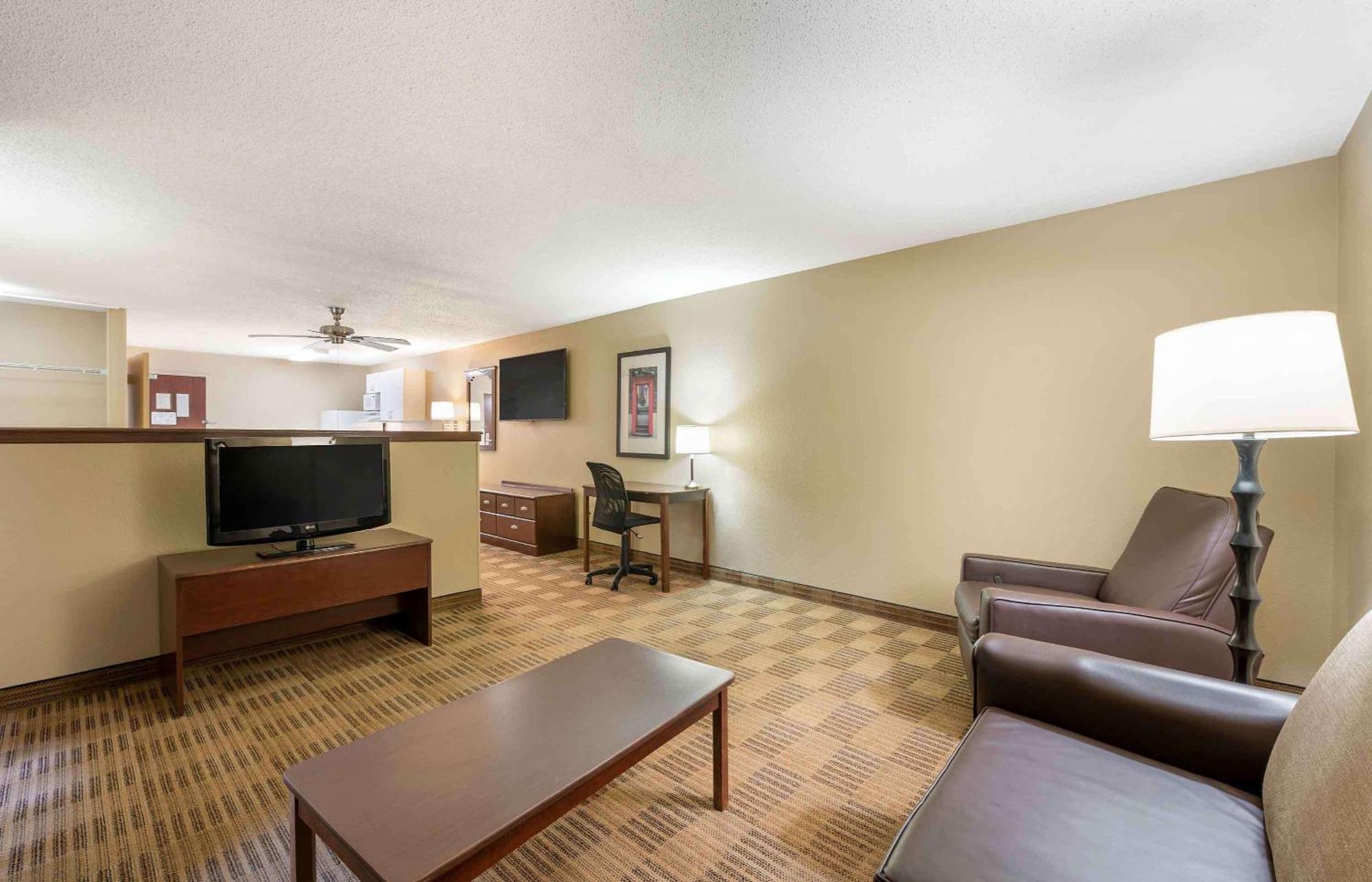 Extended Stay America Suites - Washington Dc Germantown Milestone Esterno foto